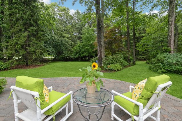 63 W Meadow Road, East Setauket, NY 11733