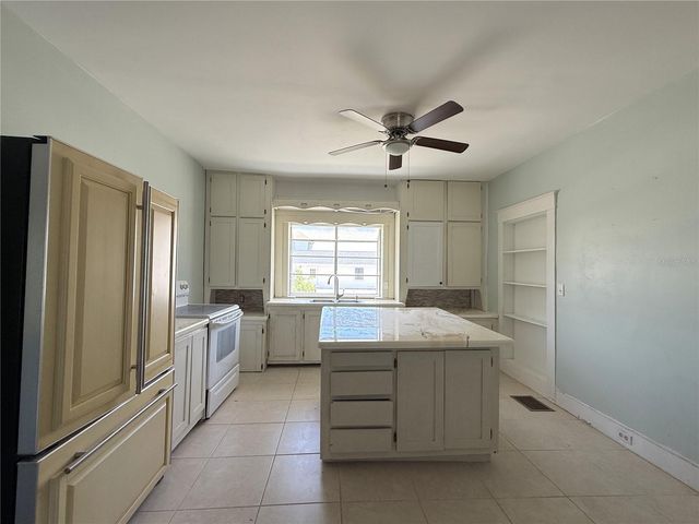 214 W WHIDDEN STREET, Arcadia, FL 34266