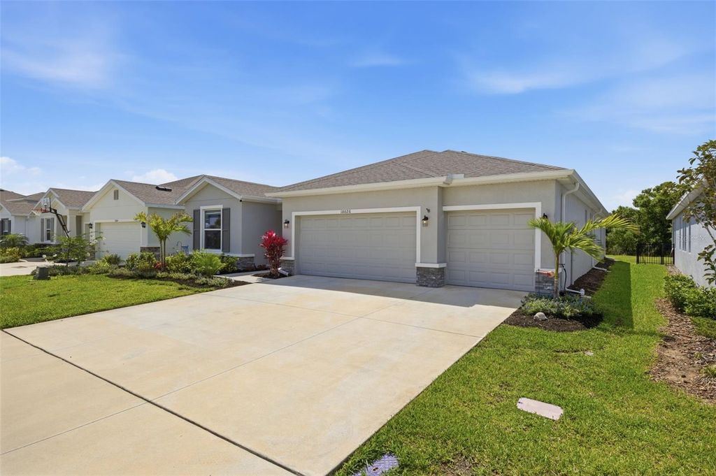 Image 4 of property listing at 18026 FATTORIA TERRACE, Bradenton, FL 34211