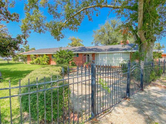 300 Allison Lane, Sulphur, LA 70663