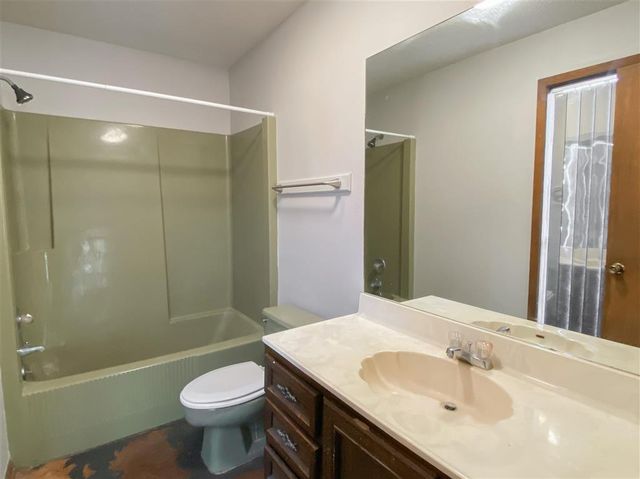 300 Allison Lane, Sulphur, LA 70663
