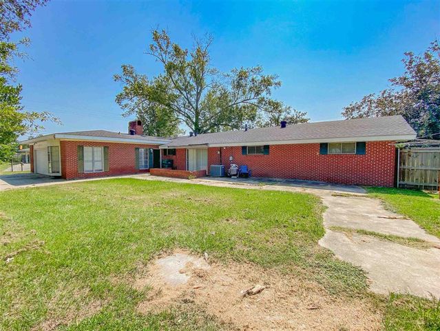 300 Allison Lane, Sulphur, LA 70663