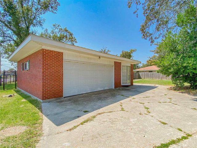 300 Allison Lane, Sulphur, LA 70663