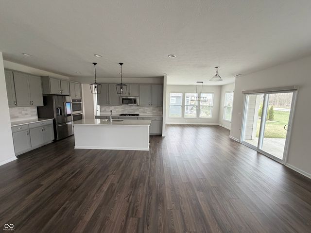 4030 Omaha Drive, Bargersville, IN 46106