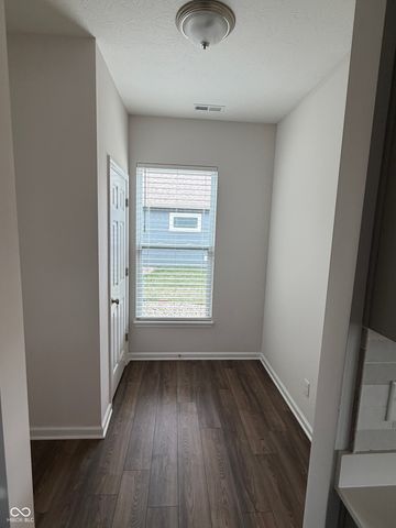 4030 Omaha Drive, Bargersville, IN 46106