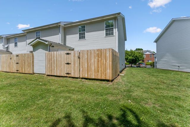 381 Shoshone Pl, Murfreesboro, TN 37128