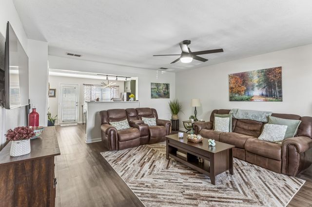 381 Shoshone Pl, Murfreesboro, TN 37128