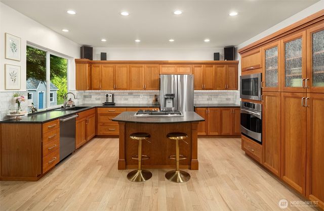 14230 229th Avenue NE, Woodinville, WA 98077