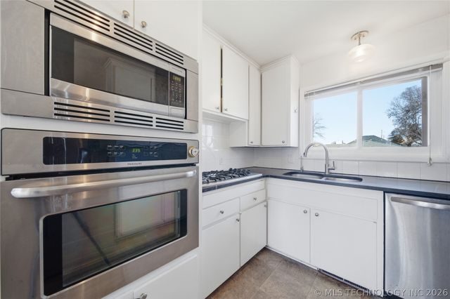 3932 E 51st Place, Tulsa, OK 74135