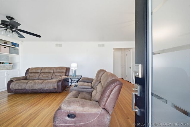 3932 E 51st Place, Tulsa, OK 74135