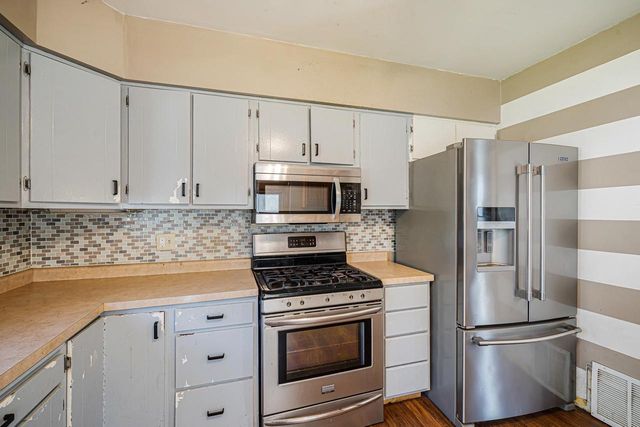 1637 ONTARIO STREET, Oshkosh, WI 54901