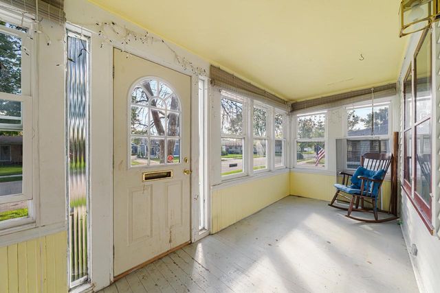 1637 ONTARIO STREET, Oshkosh, WI 54901