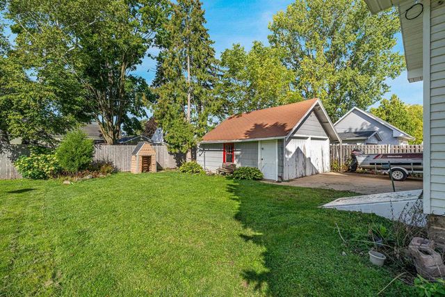 1637 ONTARIO STREET, Oshkosh, WI 54901