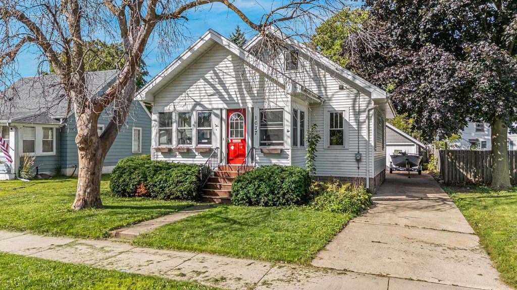 1637 ONTARIO STREET, Oshkosh, WI 54901