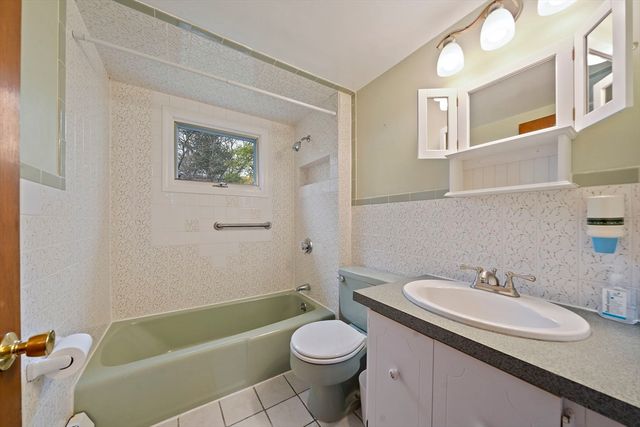 61 Belmont St, Weymouth, MA 02188