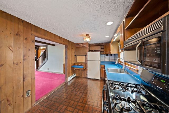 61 Belmont St, Weymouth, MA 02188
