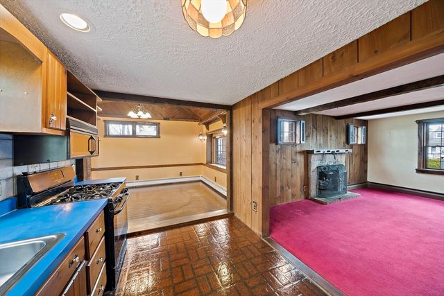 61 Belmont St, Weymouth, MA 02188