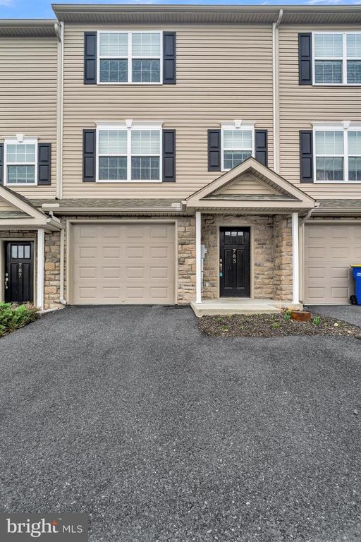 783 GREGS DR, Harrisburg, PA 17111