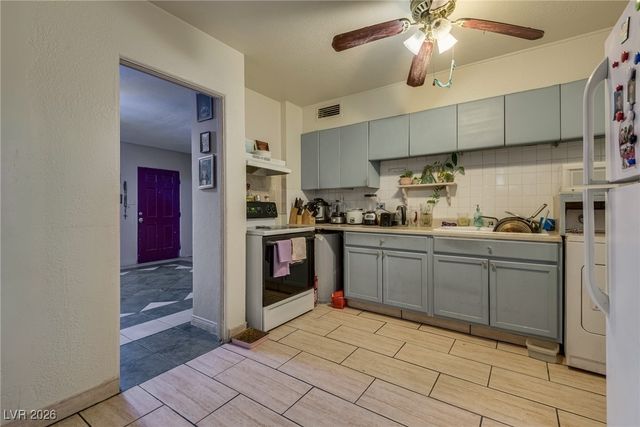 1902 Weldon Place, Las Vegas, NV 89104