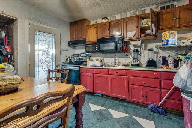 1902 Weldon Place, Las Vegas, NV 89104