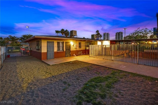 1902 Weldon Place, Las Vegas, NV 89104