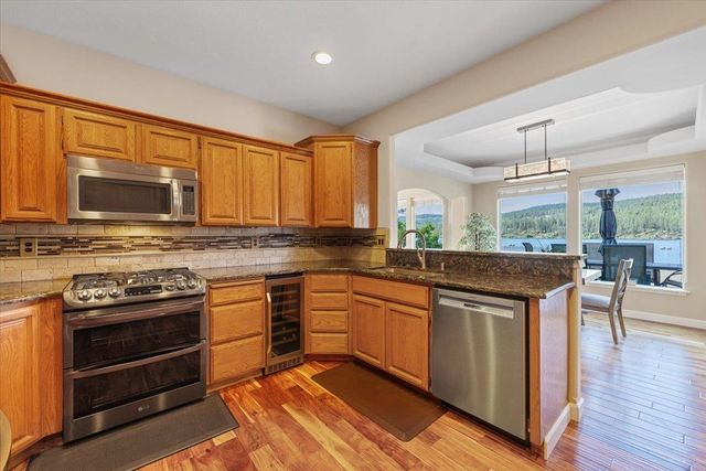 6619 Long Lake Dr, Nine Mile Falls, WA 99026
