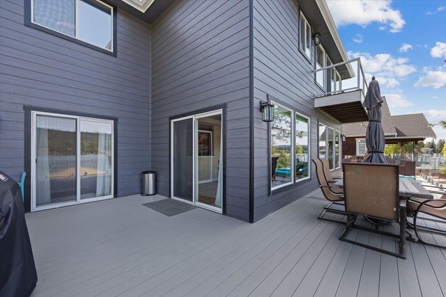 6619 Long Lake Dr, Nine Mile Falls, WA 99026