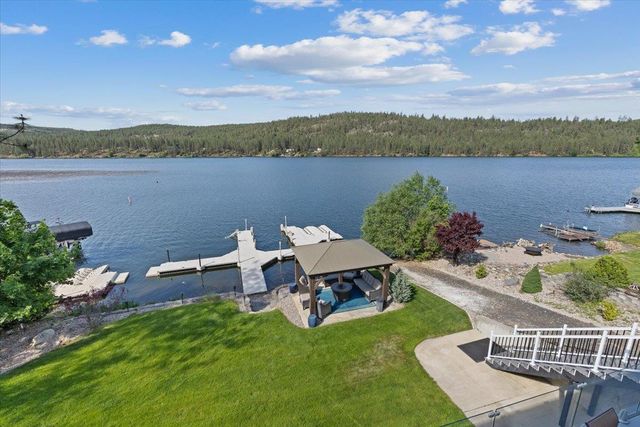 6619 Long Lake Dr, Nine Mile Falls, WA 99026
