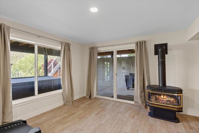 6619 Long Lake Dr, Nine Mile Falls, WA 99026