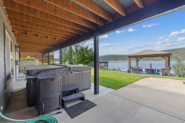 6619 Long Lake Dr, Nine Mile Falls, WA 99026