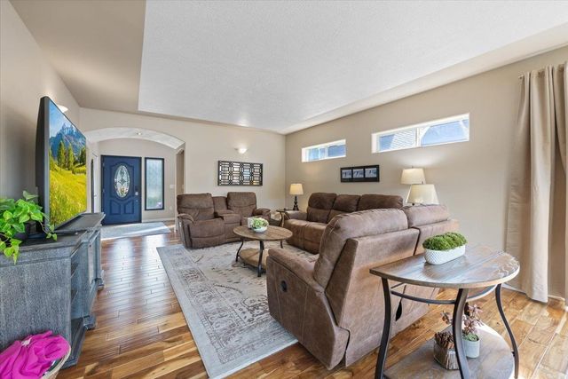 6619 Long Lake Dr, Nine Mile Falls, WA 99026