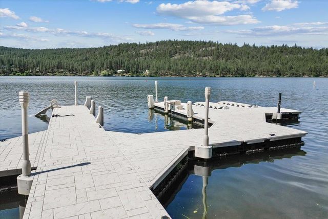 6619 Long Lake Dr, Nine Mile Falls, WA 99026