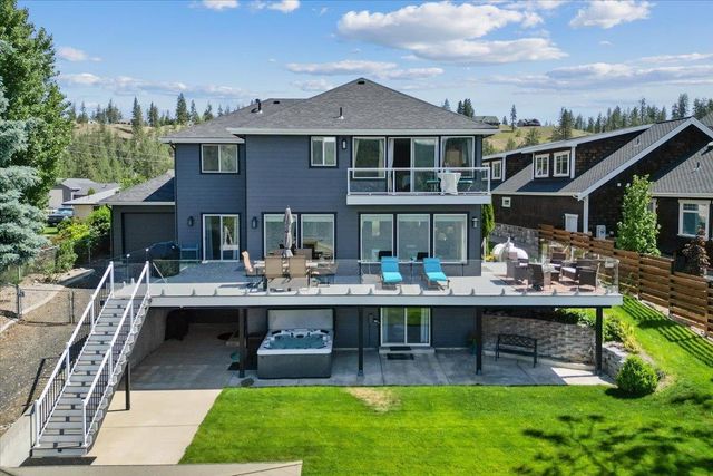 6619 Long Lake Dr, Nine Mile Falls, WA 99026