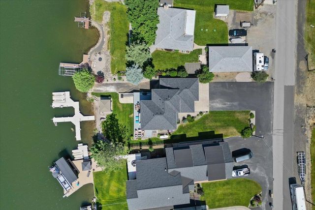 6619 Long Lake Dr, Nine Mile Falls, WA 99026