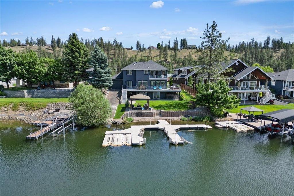 6619 Long Lake Dr, Nine Mile Falls, WA 99026