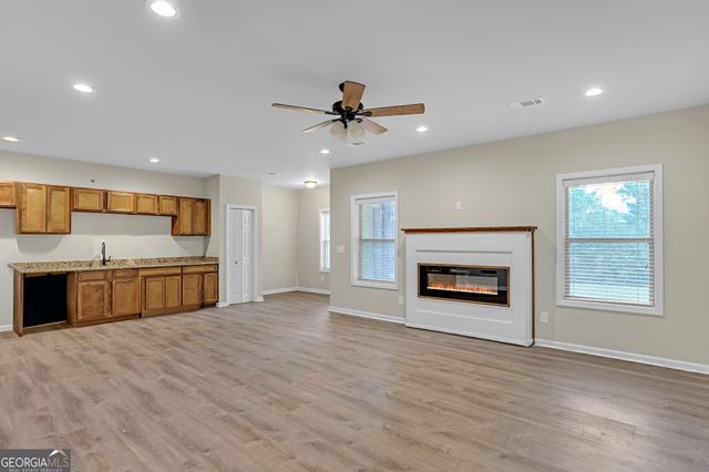 568 Garden View Court, Lawrenceville, GA 30046