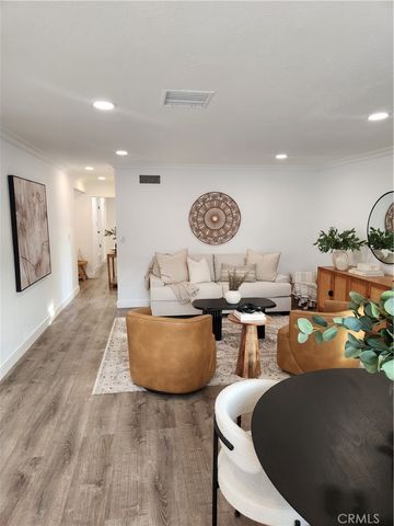 1626 E 15th St, Santa Ana, CA 92701