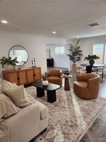 1626 E 15th St, Santa Ana, CA 92701