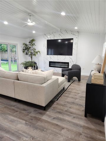 1626 E 15th St, Santa Ana, CA 92701