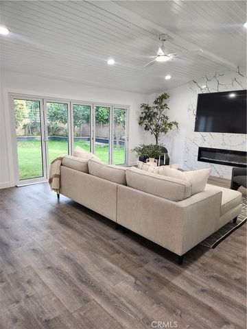 1626 E 15th St, Santa Ana, CA 92701