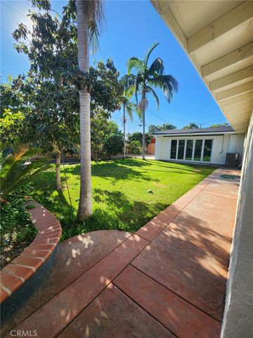 1626 E 15th St, Santa Ana, CA 92701