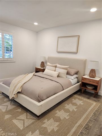 1626 E 15th St, Santa Ana, CA 92701