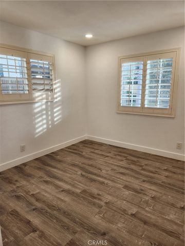 1626 E 15th St, Santa Ana, CA 92701