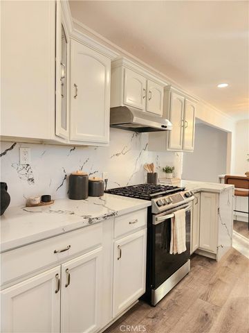 1626 E 15th St, Santa Ana, CA 92701