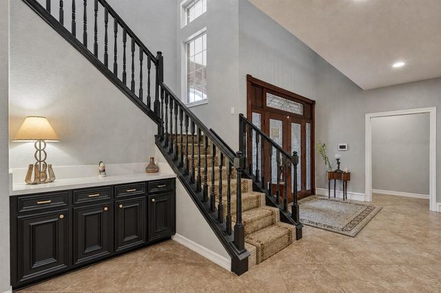 609 Edgewood Drive, Montgomery, TX 77356