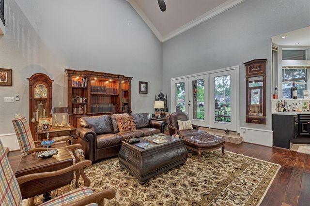 609 Edgewood Drive, Montgomery, TX 77356