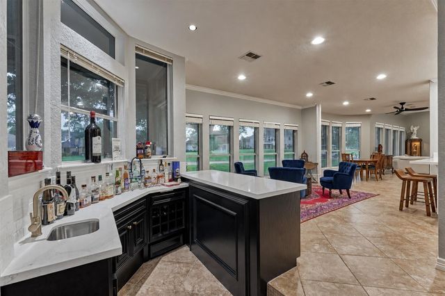 609 Edgewood Drive, Montgomery, TX 77356