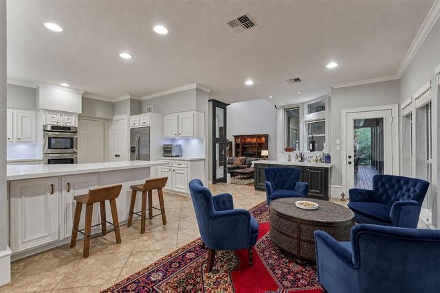 609 Edgewood Drive, Montgomery, TX 77356