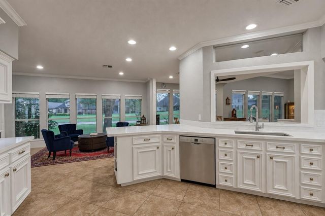 609 Edgewood Drive, Montgomery, TX 77356