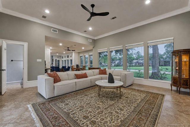 609 Edgewood Drive, Montgomery, TX 77356